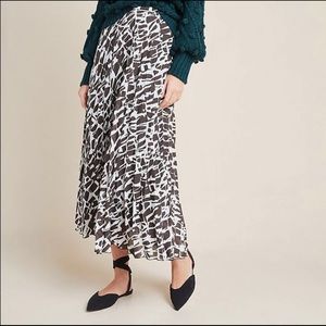 ✨HP✨ Maeve Geometric Skirt